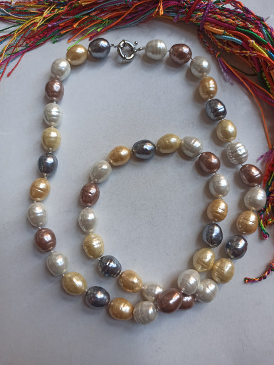 Long freshwater pearl necklace