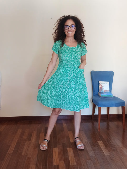 Short viscose dress size S/M A120