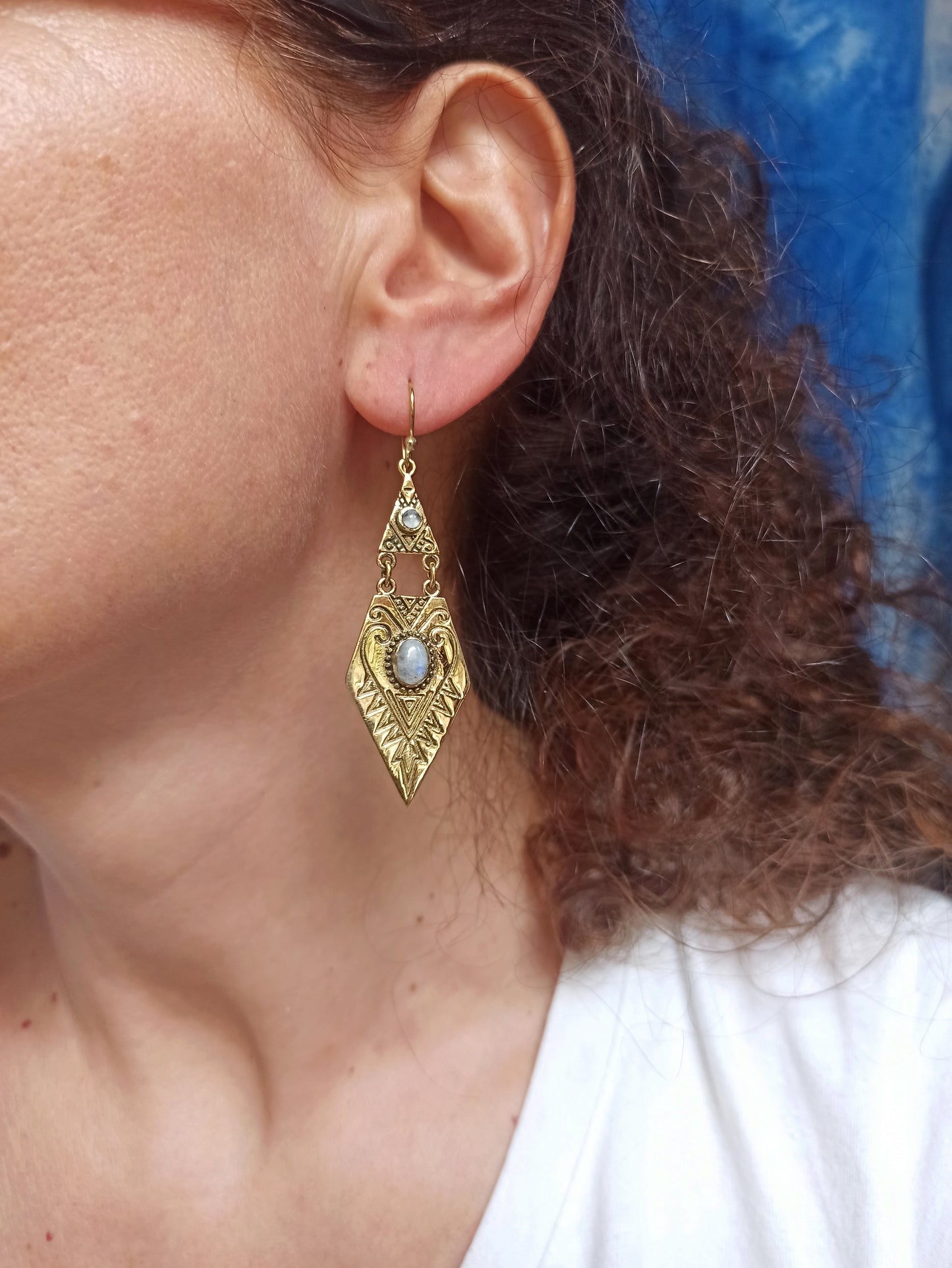 Orecchini boho dorato pietra di luna