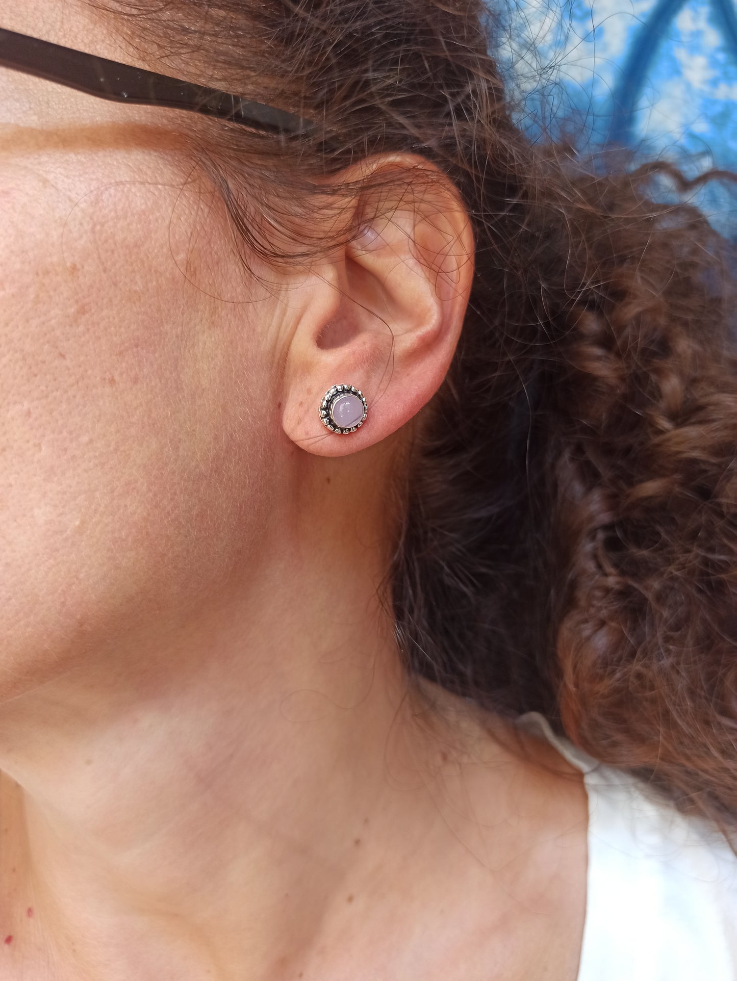 Orecchini boho argentato lobo rosa