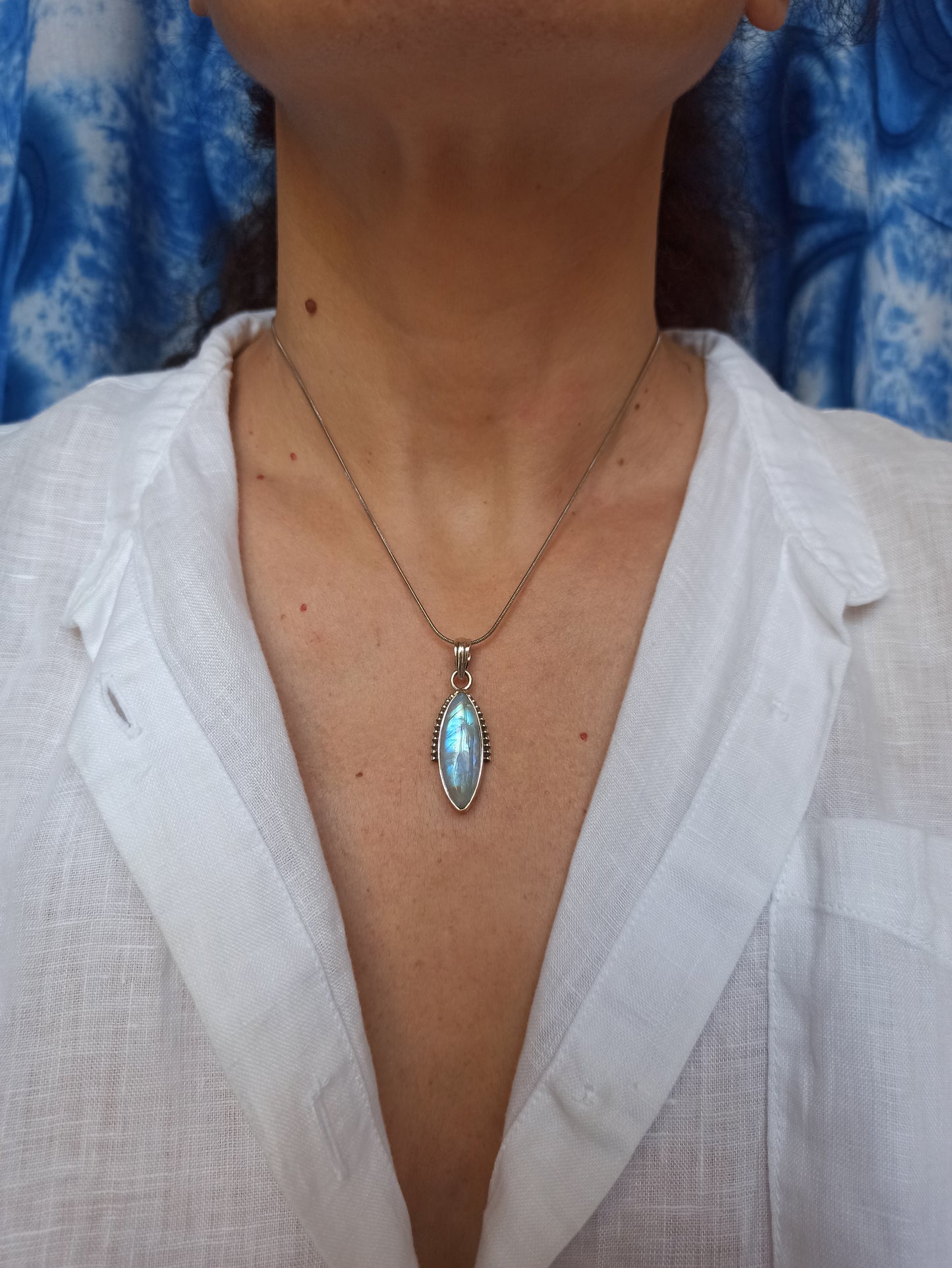 925 Silver Pendant Rainbow Moonstone C30