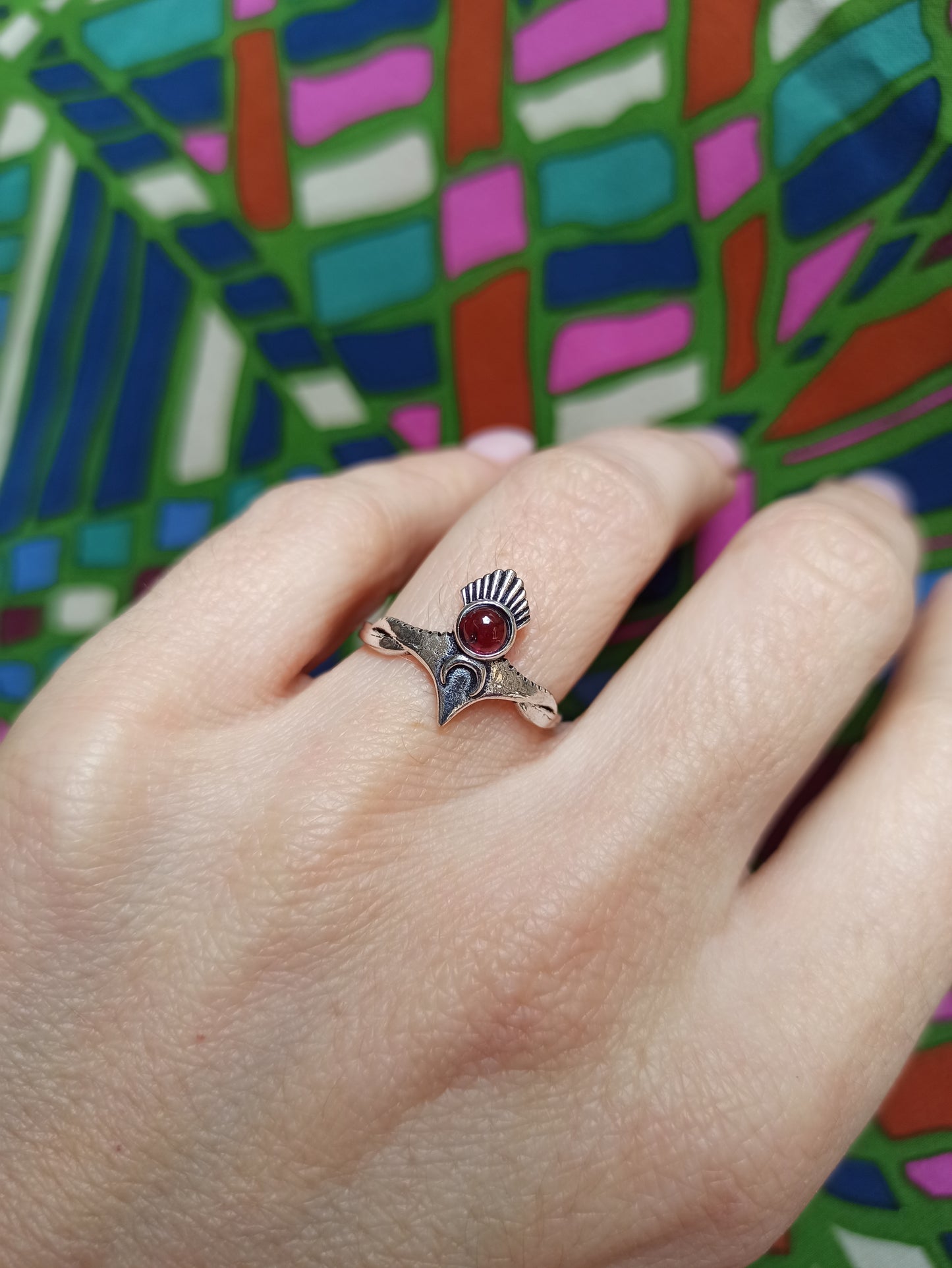 Anello boho argentato rosso