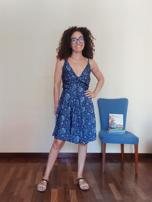 Kurzes Kleid Größe L A154