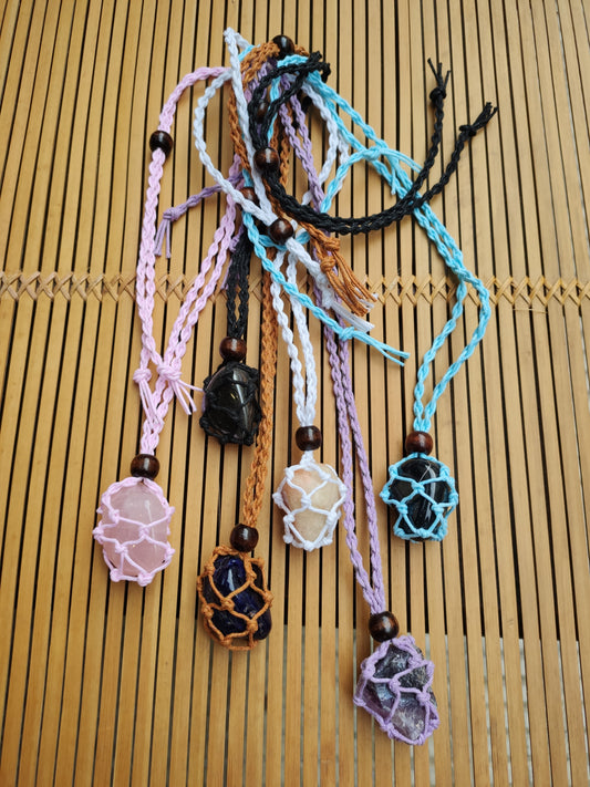 Collana a laccio con castone gabbietta per pietre