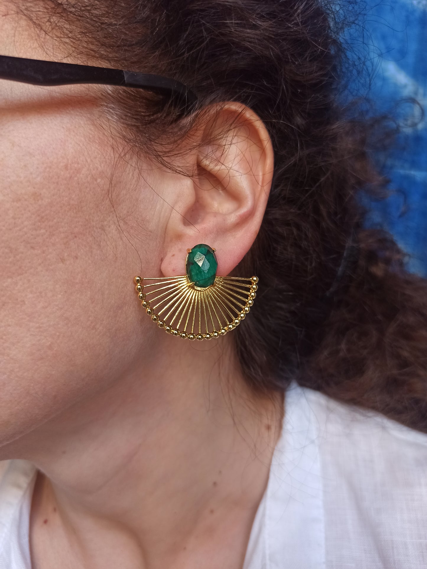 Grüne goldene Halbcreolen