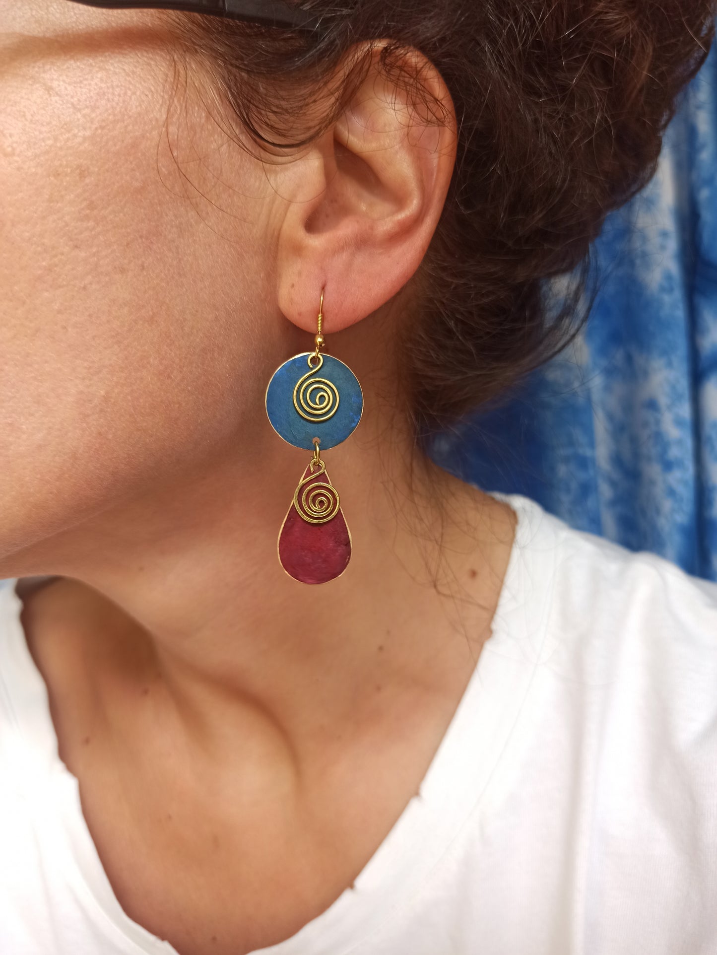 Double blue red golden earrings