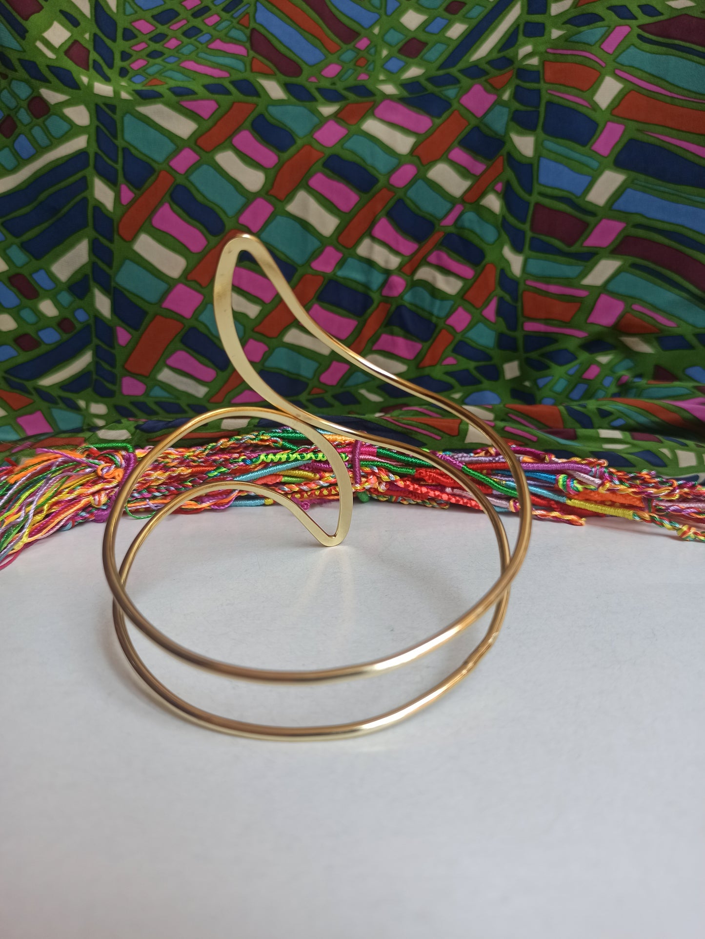 Double pointed golden arm bracelet