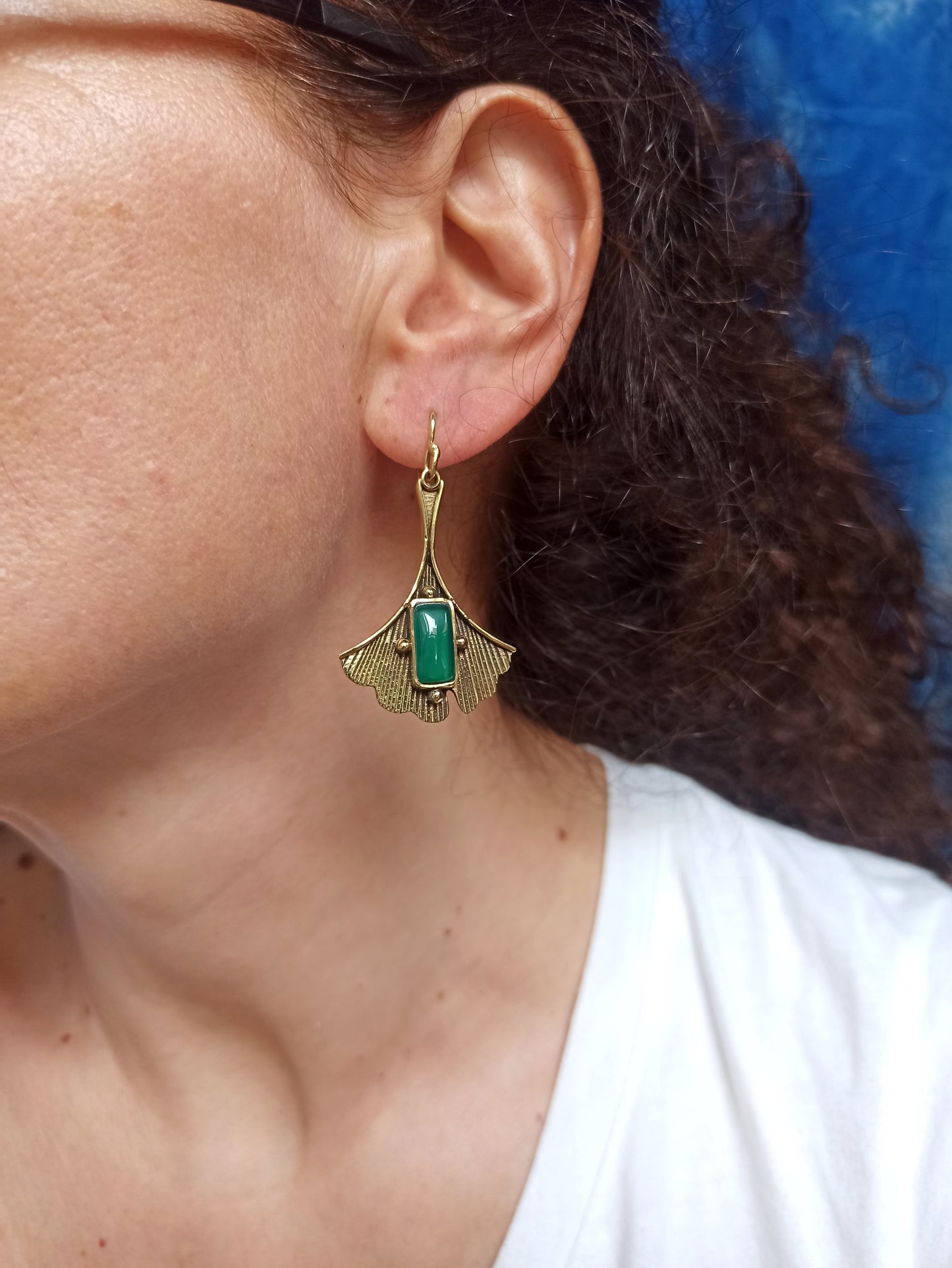 Orecchini boho dorato gingko verde