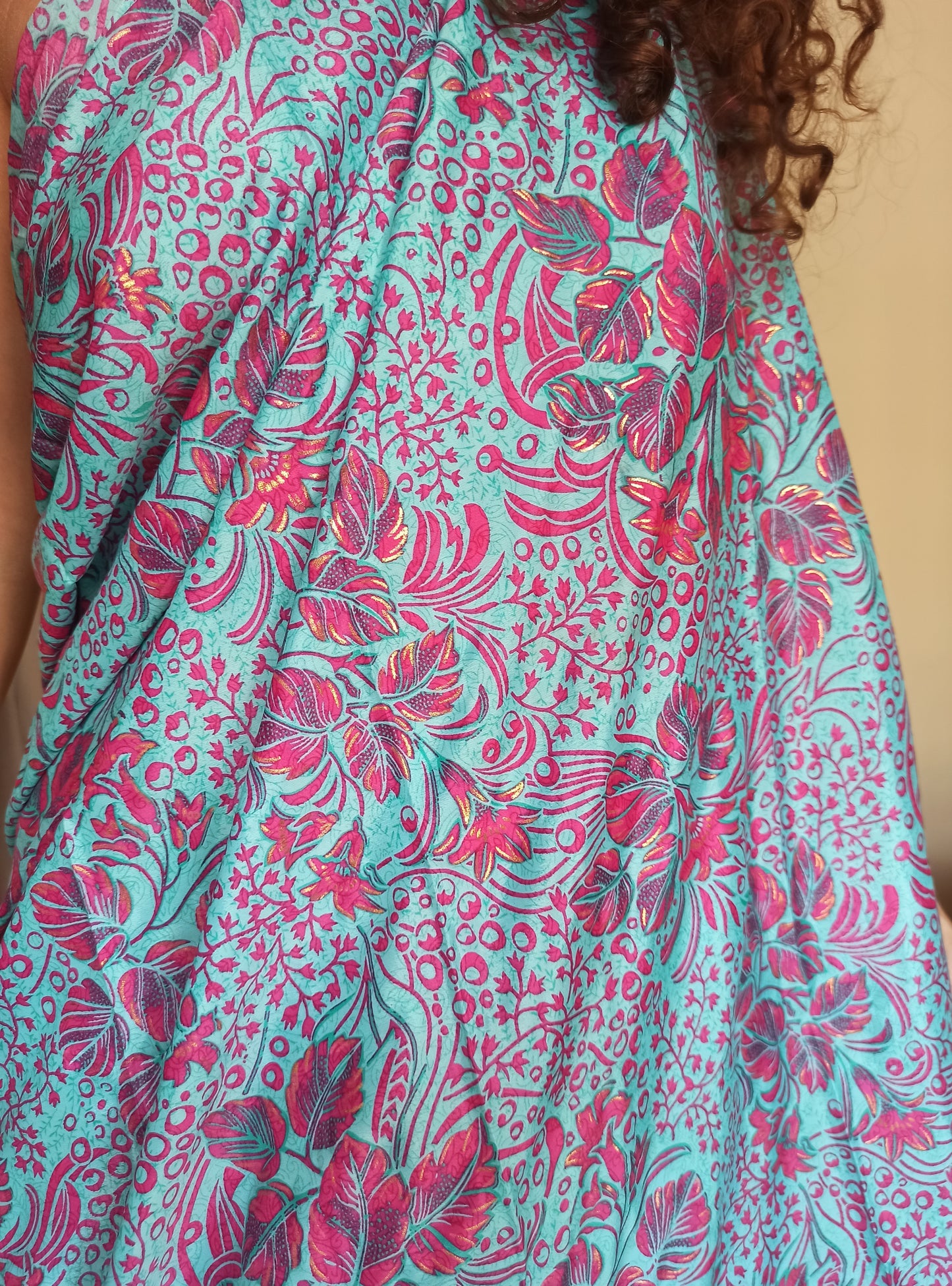 Light blue and fuchsia pareo A103