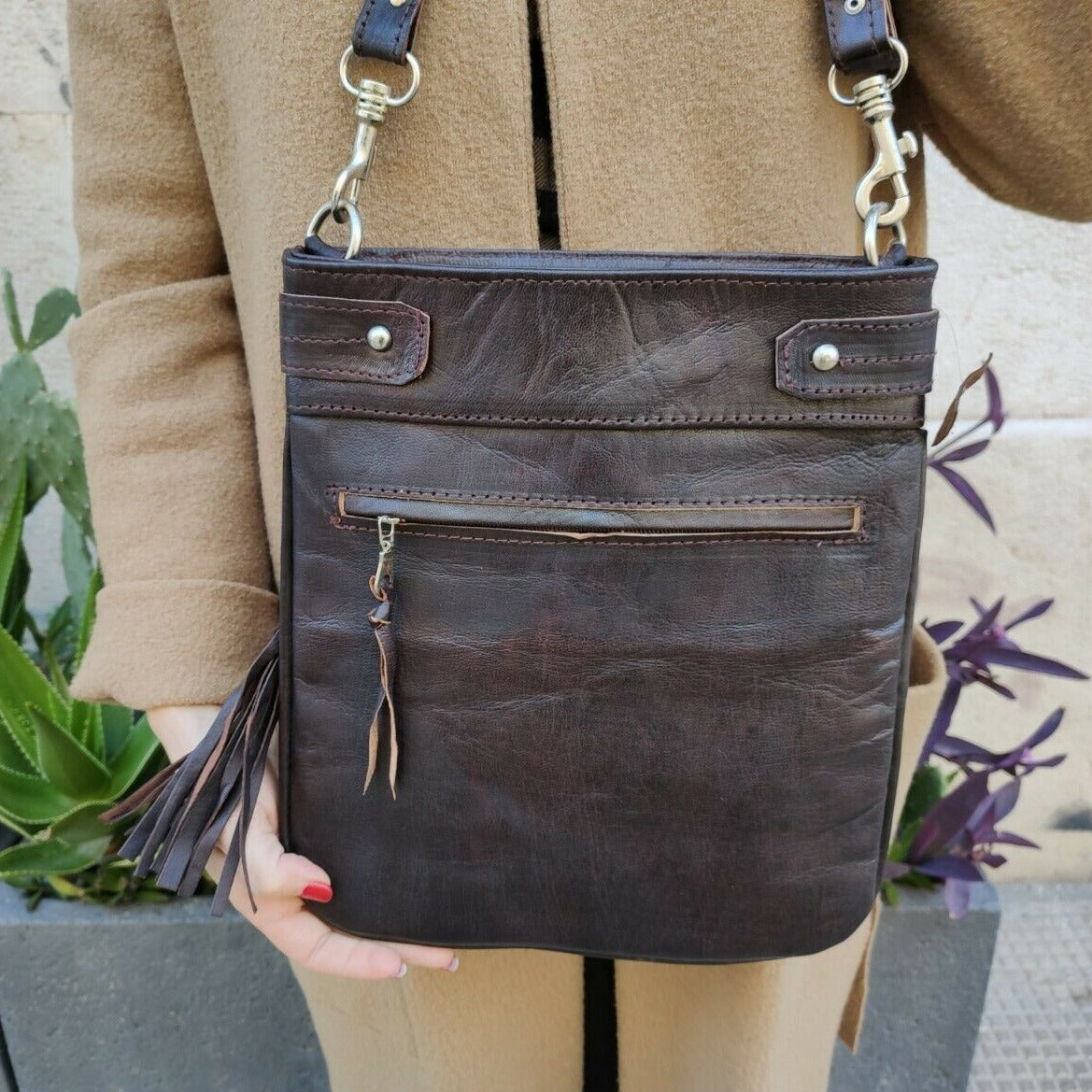 Hippie fringed leather shoulder bag