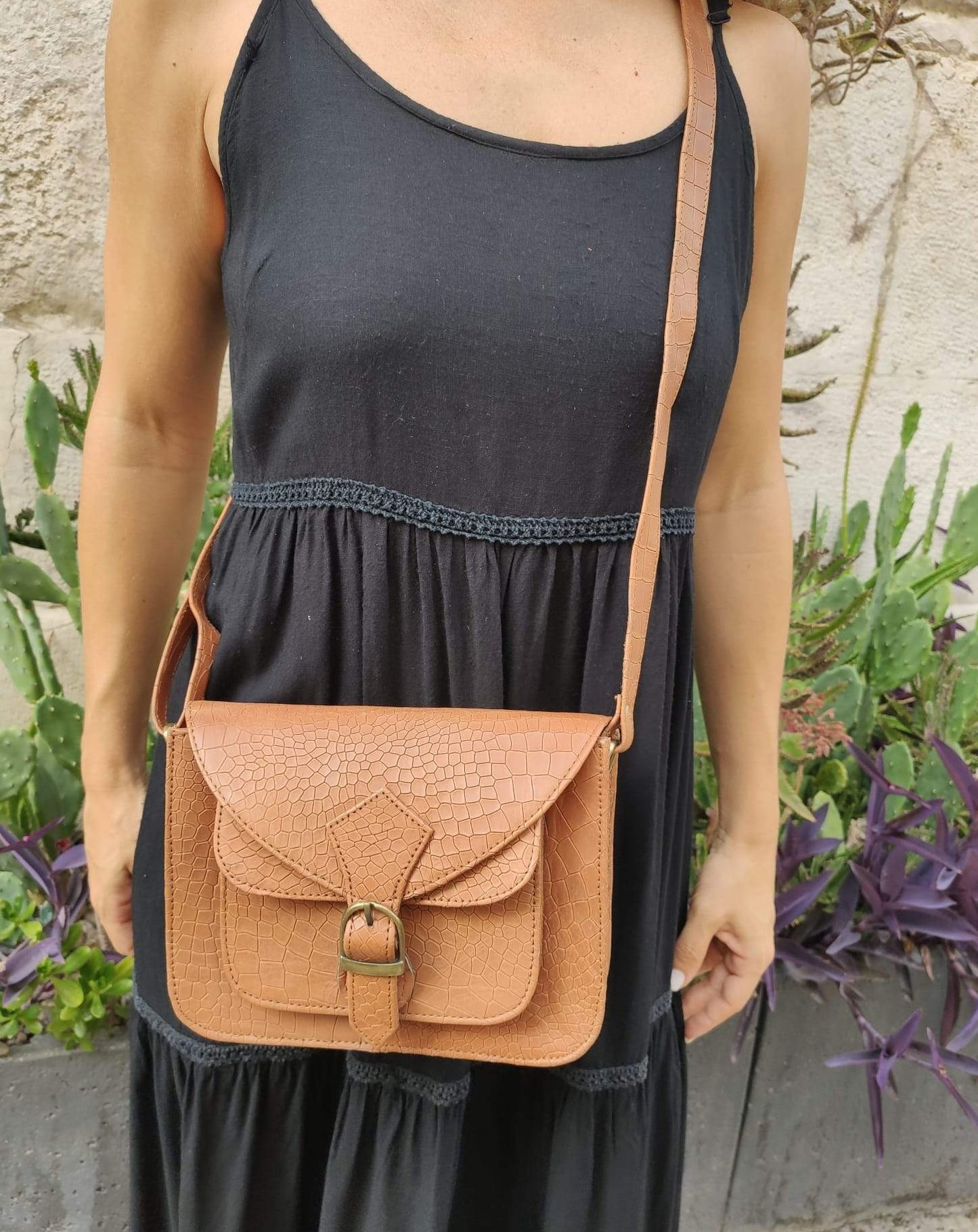 Leather shoulder bag