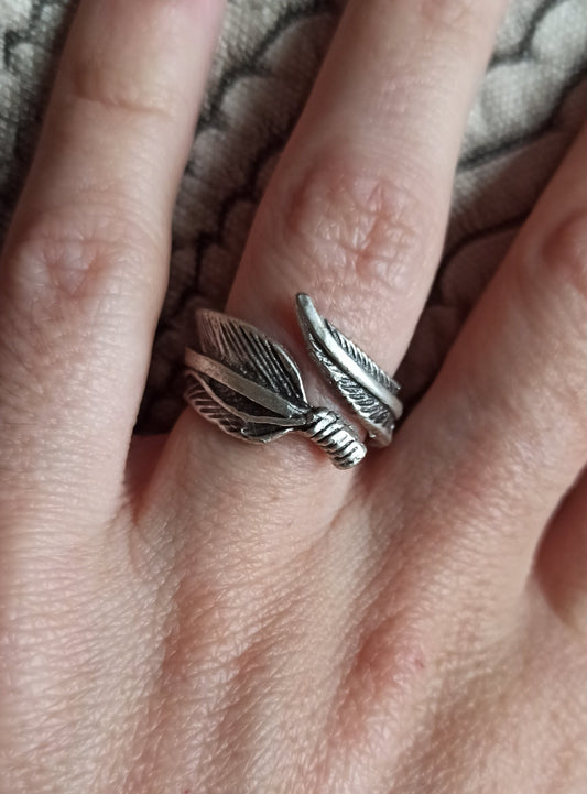 Zamak feather band ring