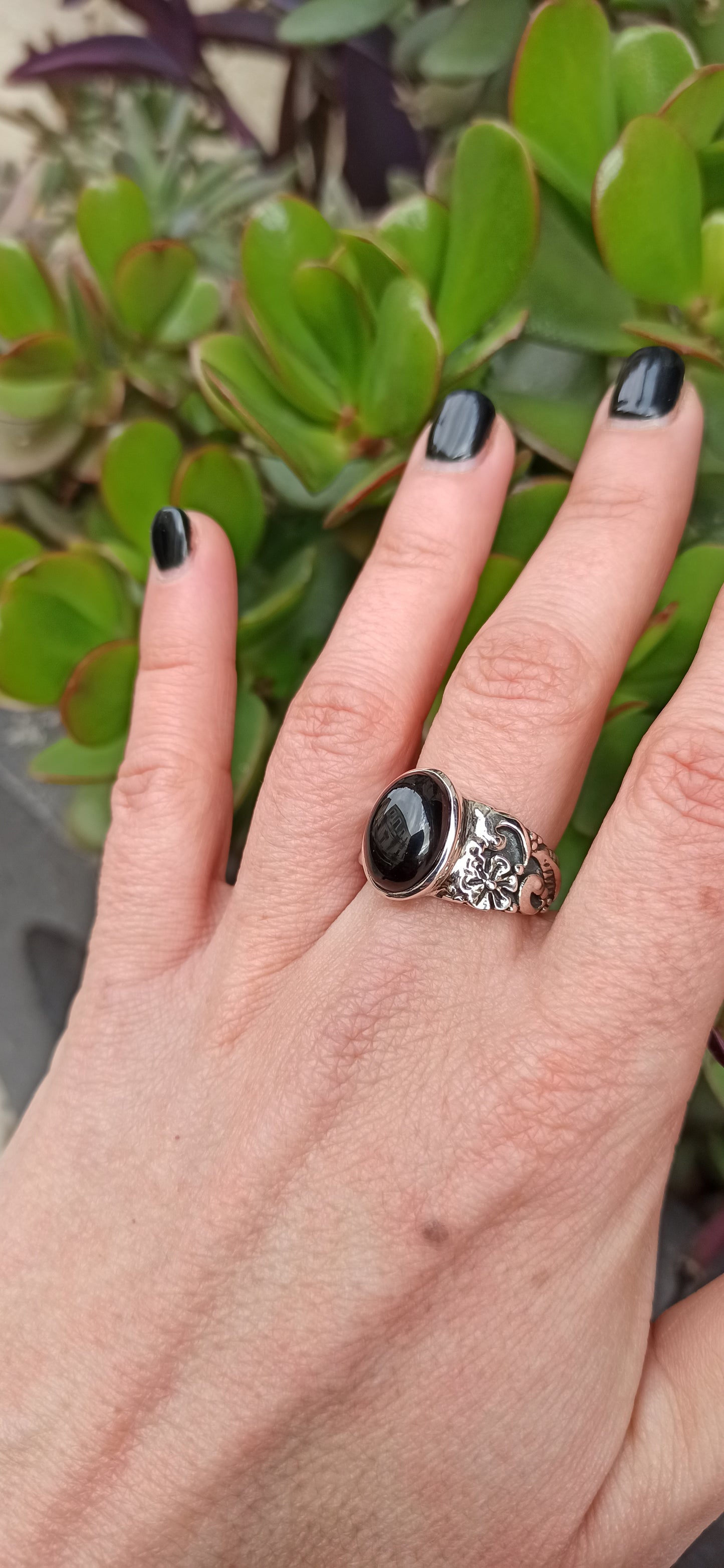 Black onyx ring