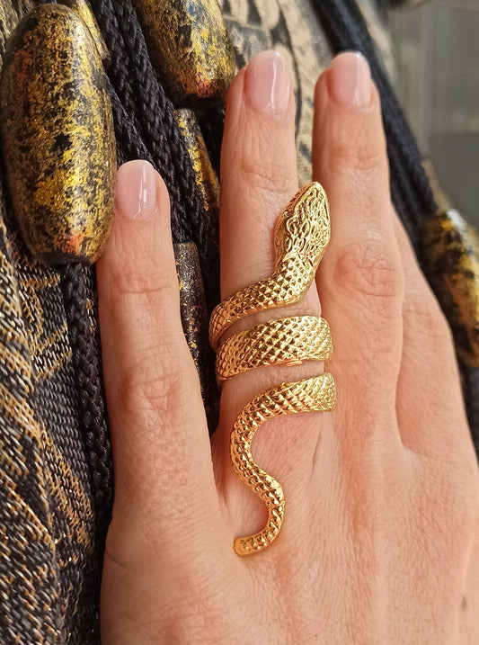 Large two-coil snake ring