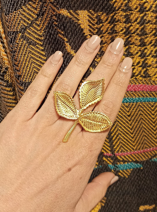 3 leaf ring