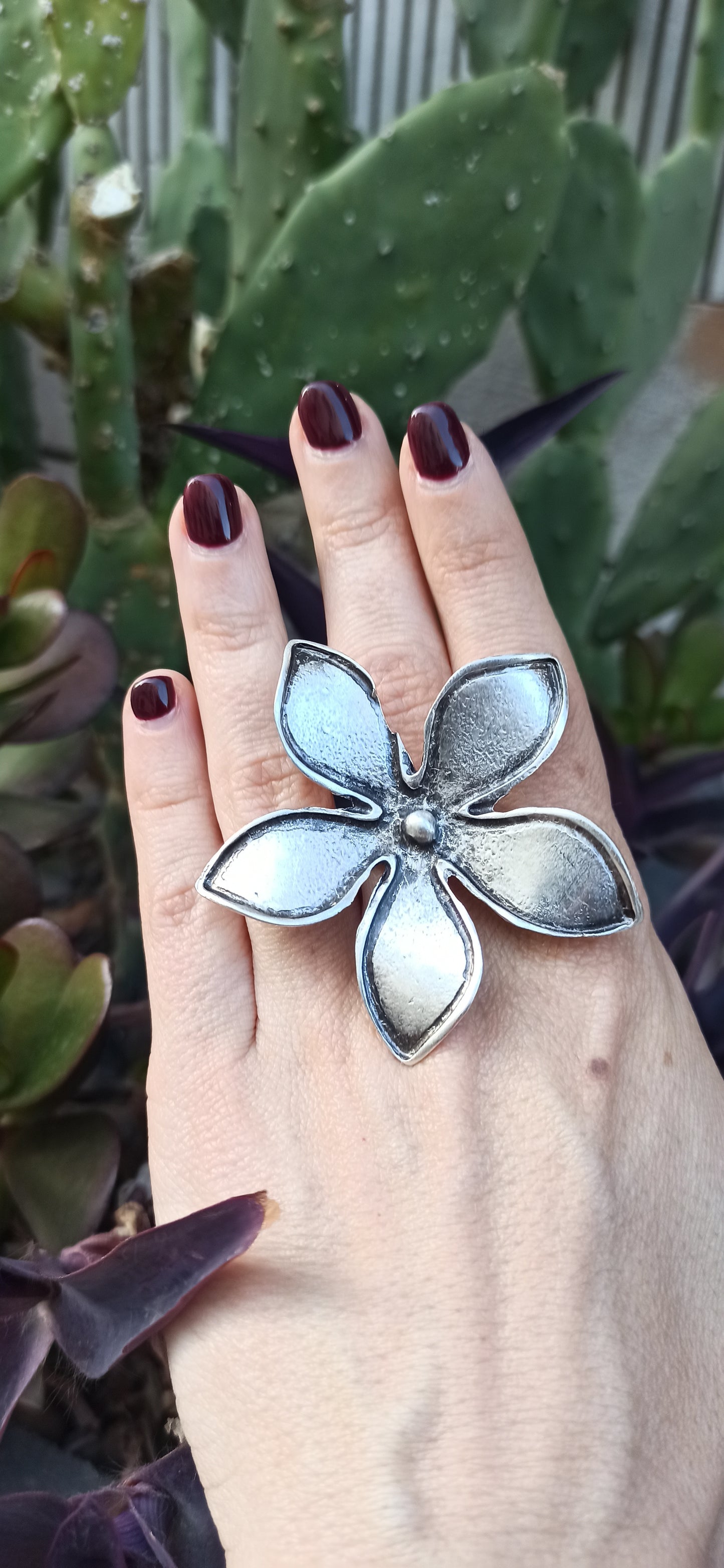 Silver mega flower ring