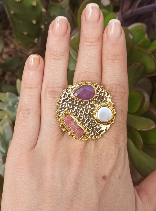 Flussperlenschild, rosa Achat und lila Harz.