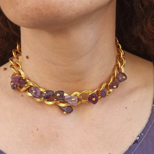 Choker necklace with purple nuggets