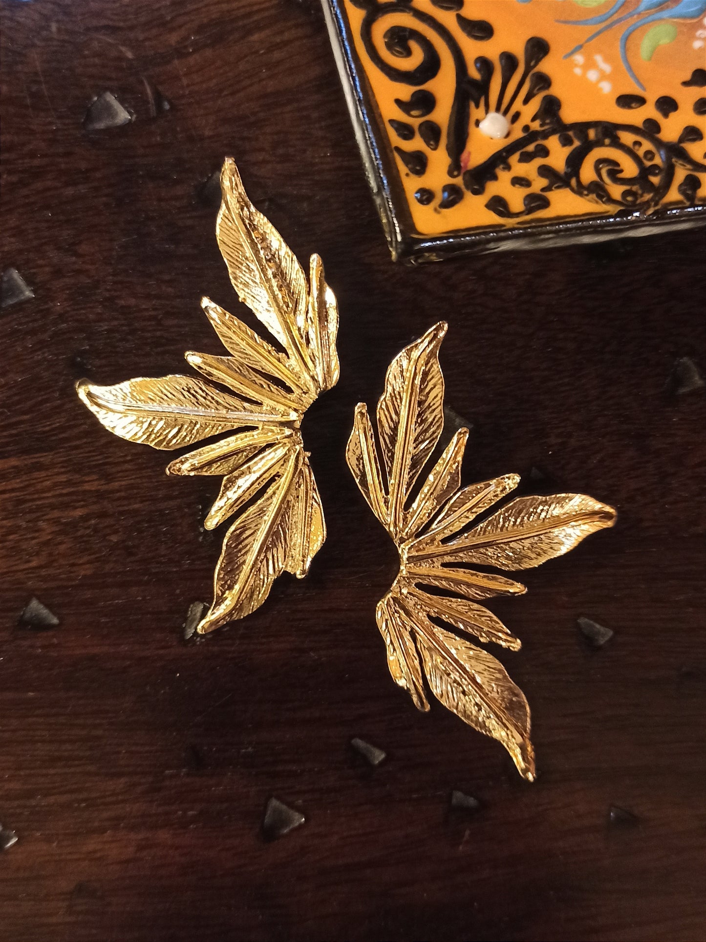 Golden leaves earrings