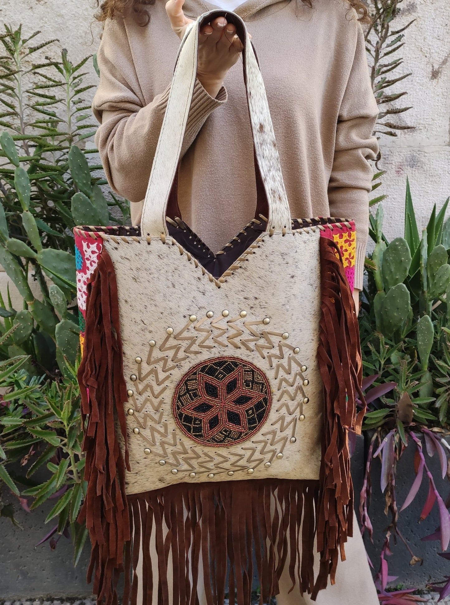 Cowgirl shopper bag in leather and leather with fringes