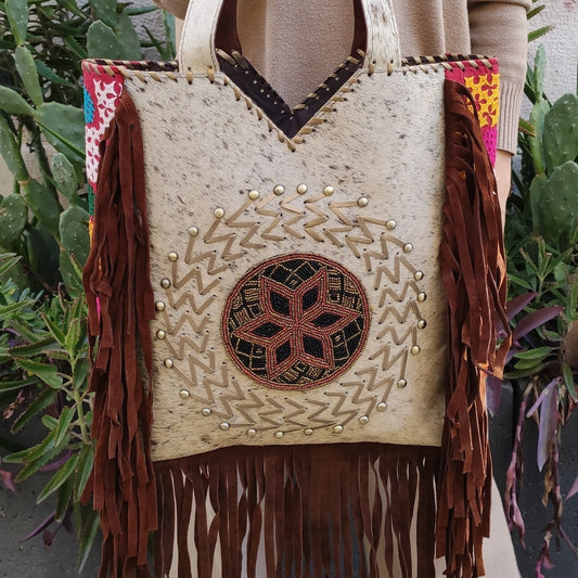 Cowgirl shopper bag in leather and leather with fringes