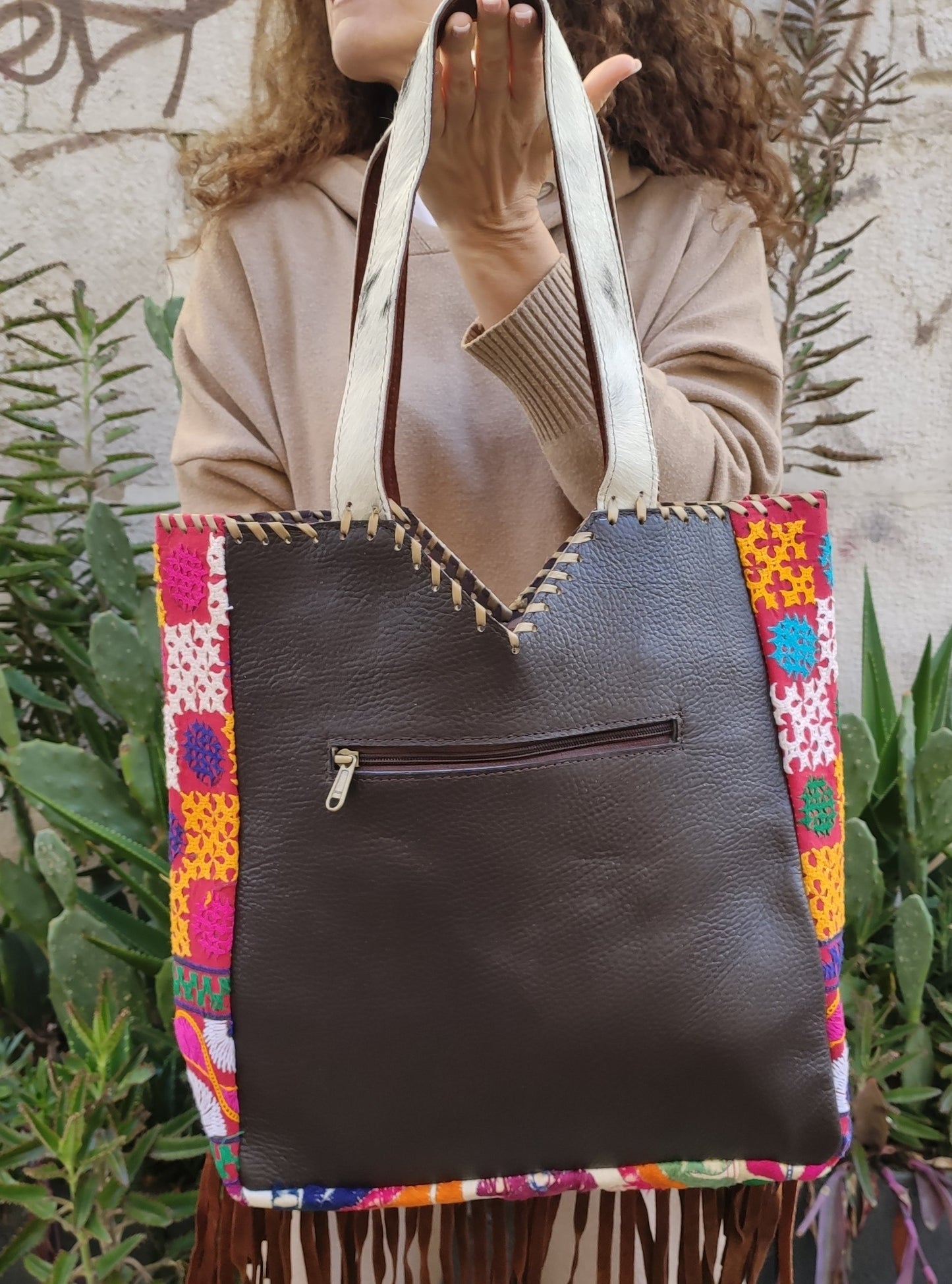 Cowgirl shopper bag in leather and leather with fringes