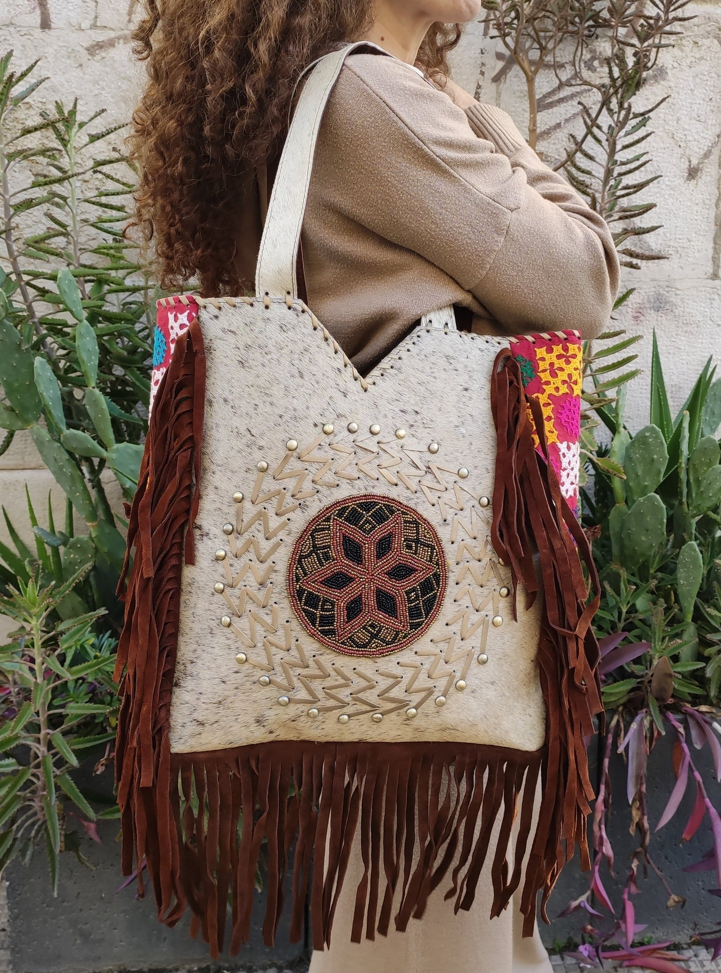 Cowgirl shopper bag in leather and leather with fringes