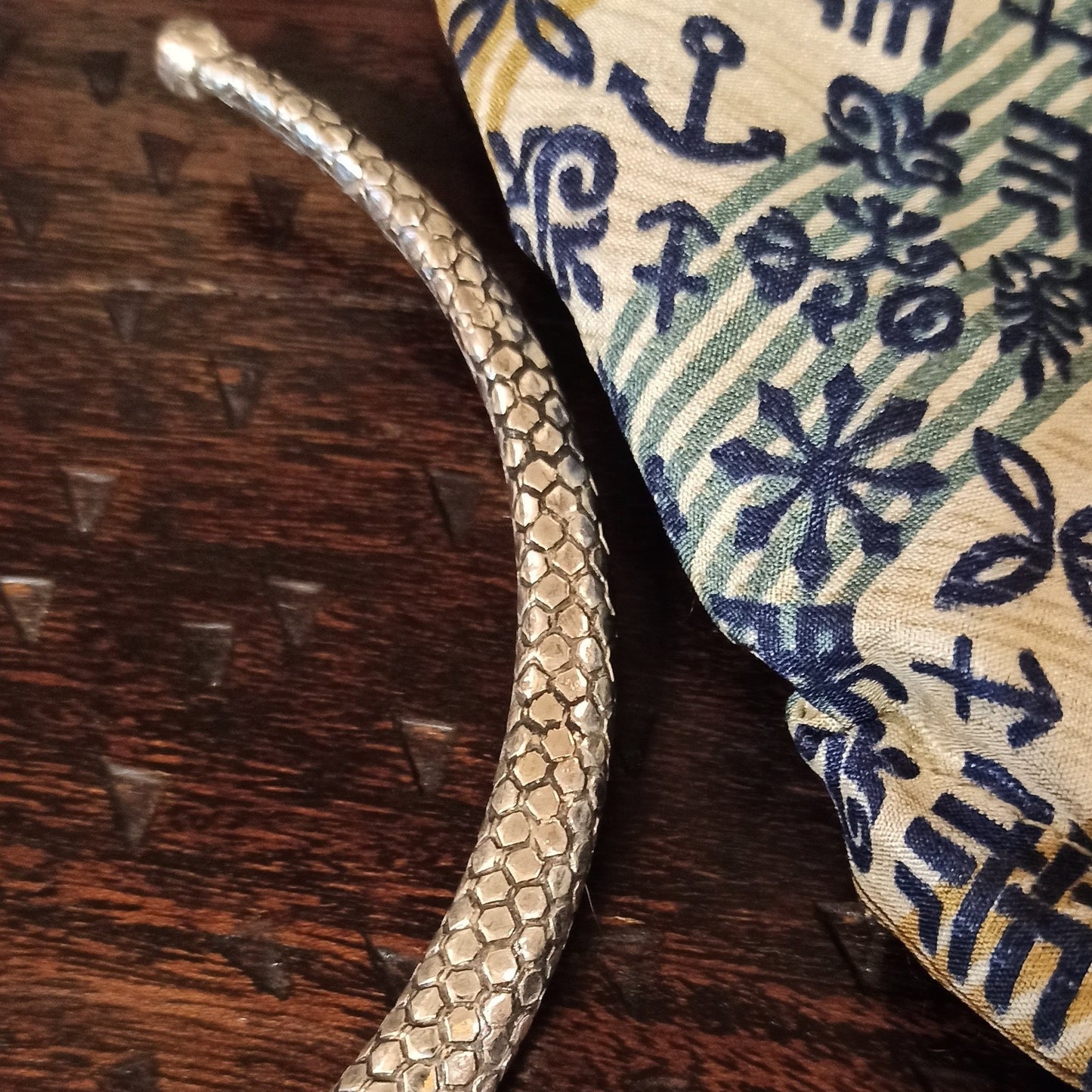 Silver snake collar