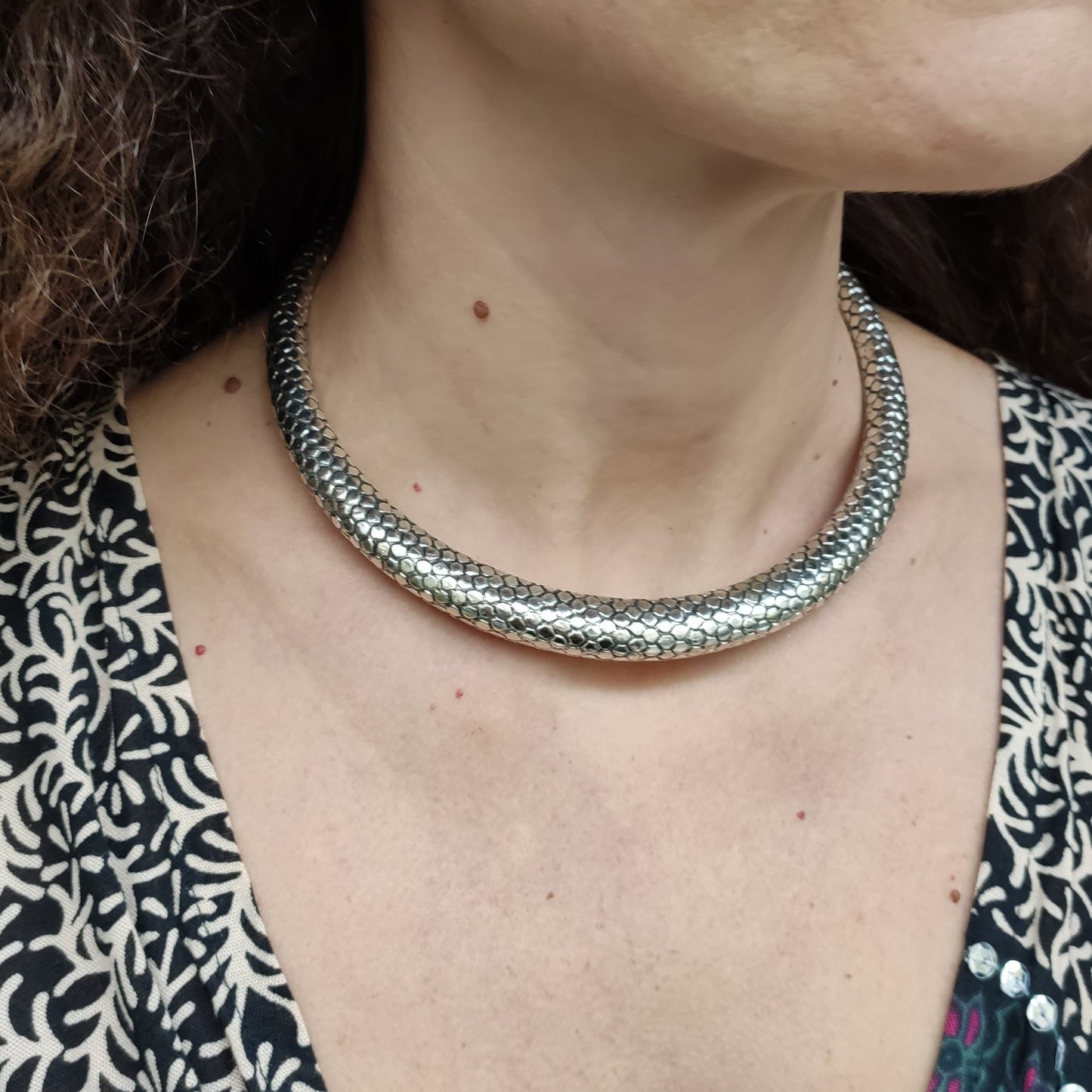 Silver snake collar