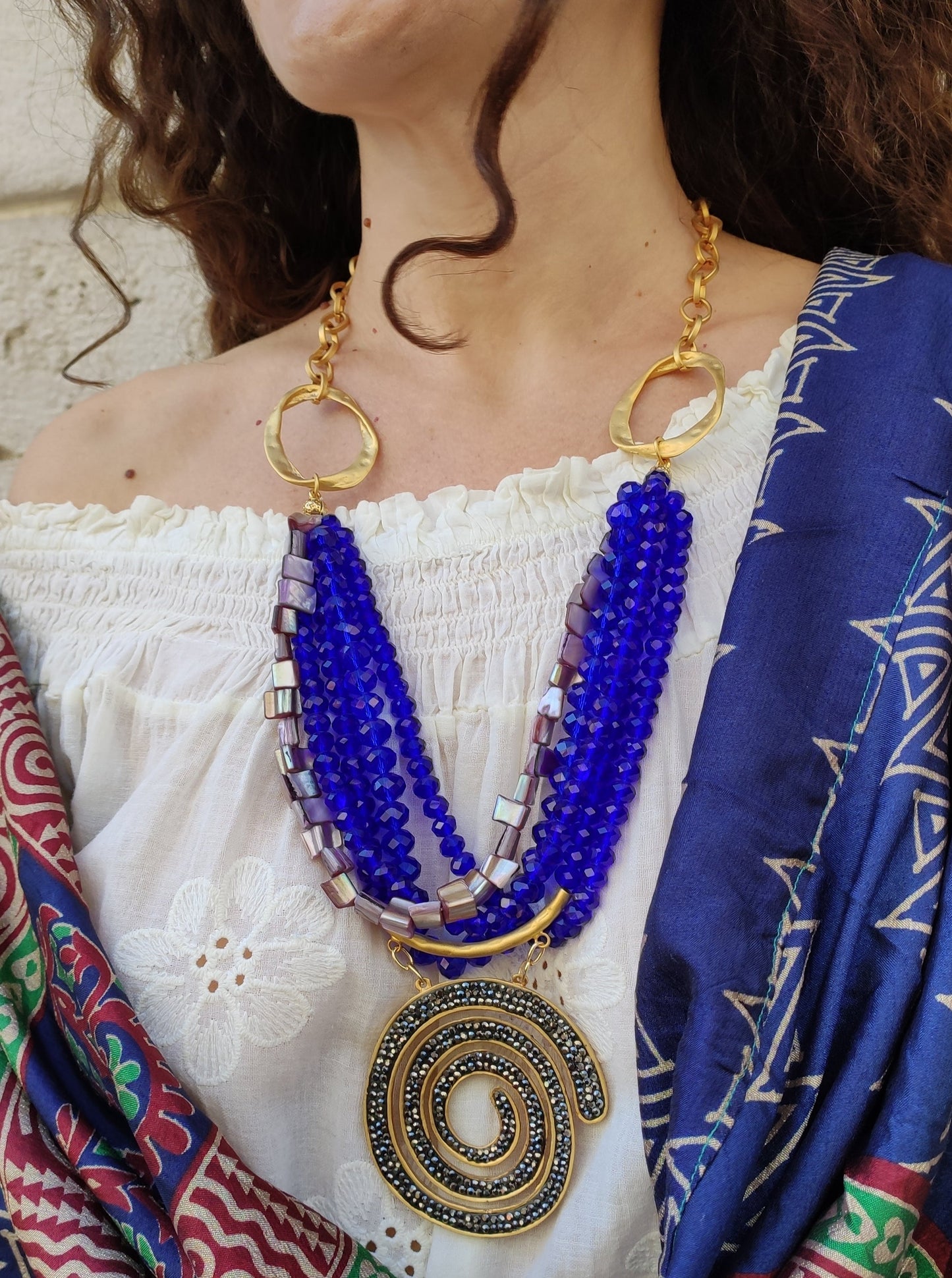 Collana pendente blu