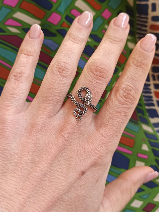 Small curled tail snake silver boho ring