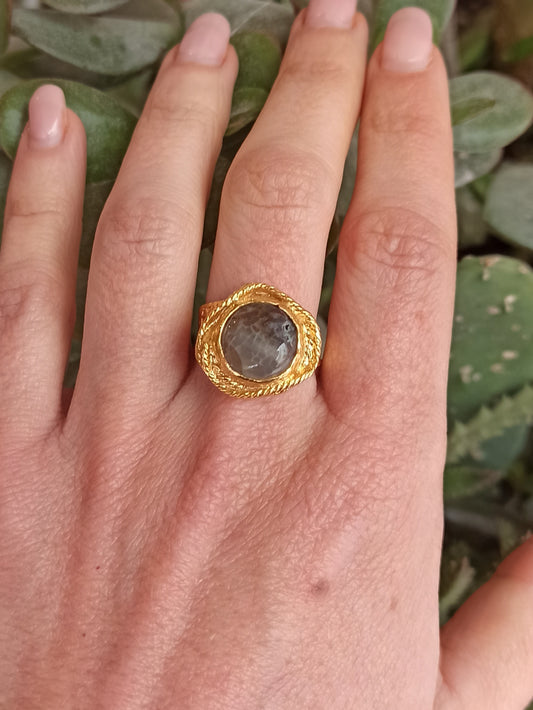 Dove gray agate golden ring