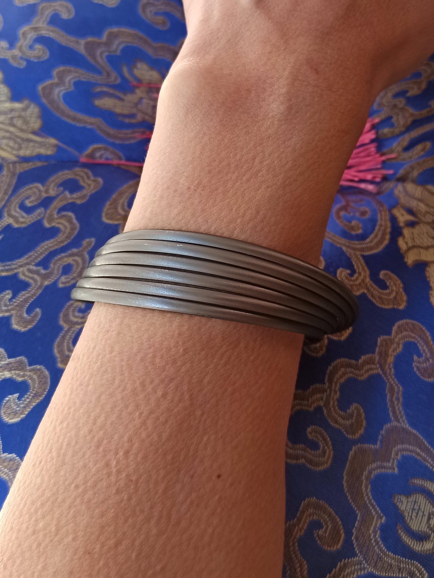 Gray wave bracelet