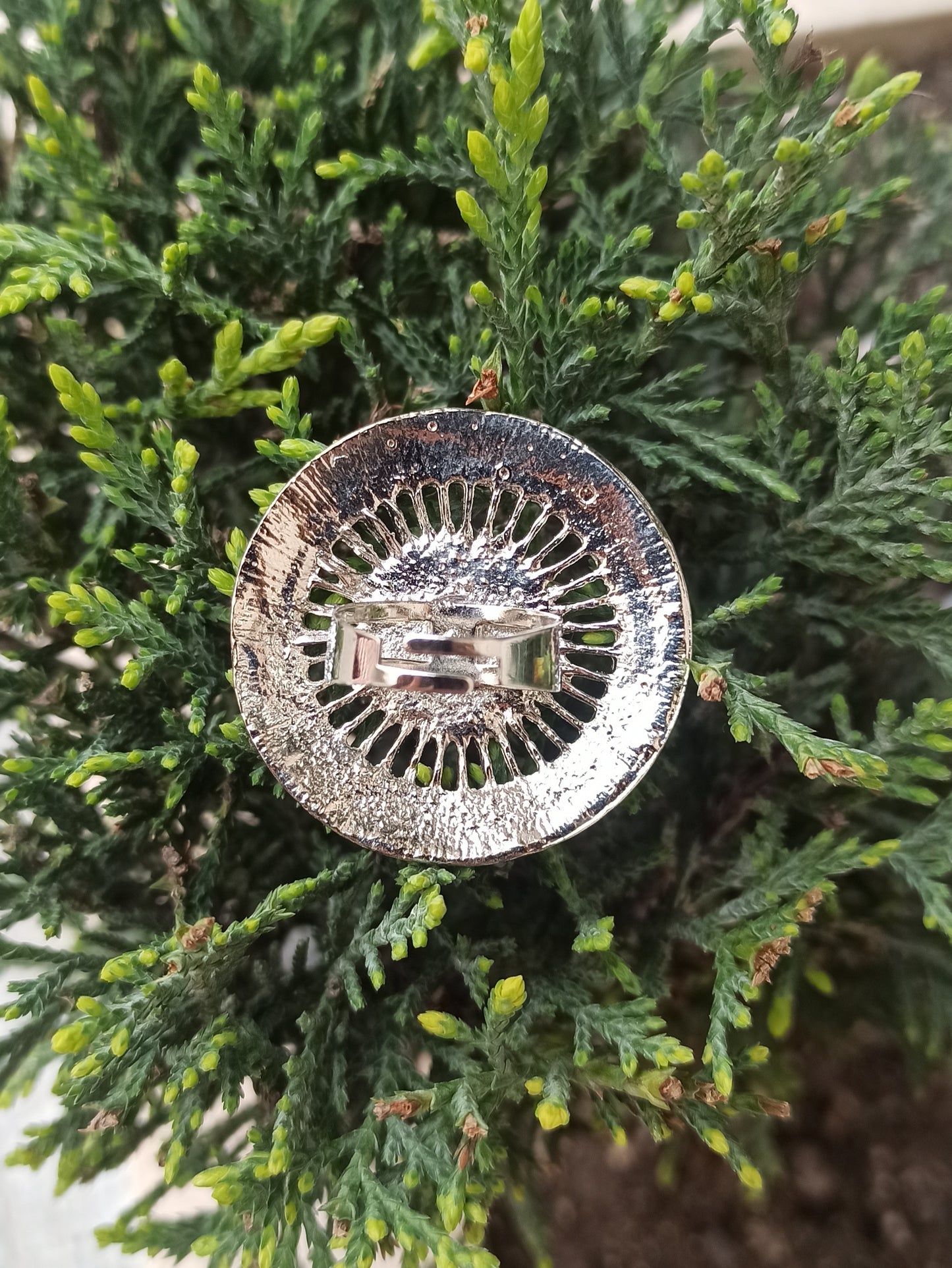 Sunburst ring with black Nepalese resin