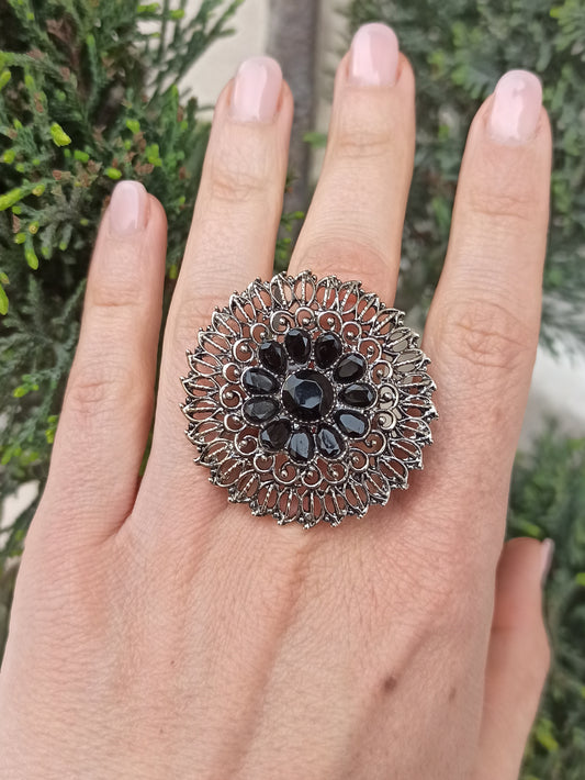 Flower ring with black Nepalese resin