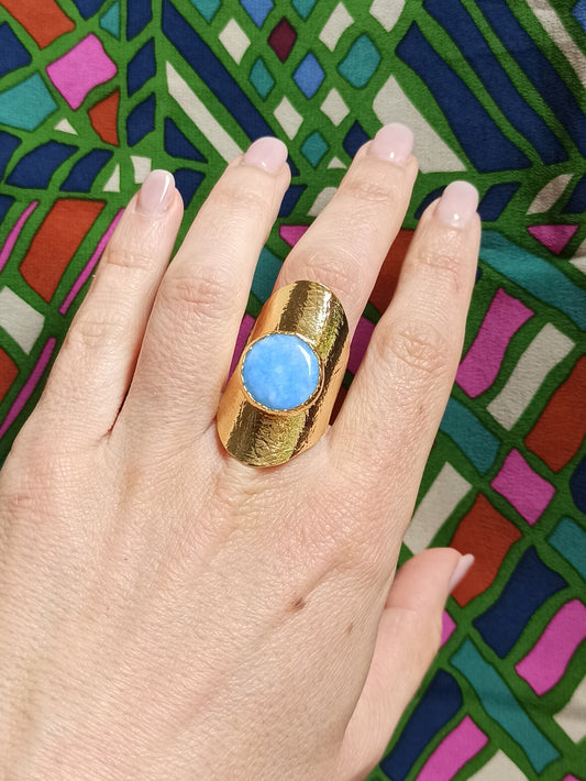 Goldener Ring mit glattem Glyzinienband