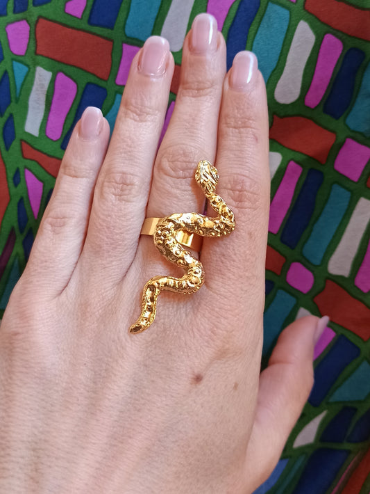 Hammered golden snake ring