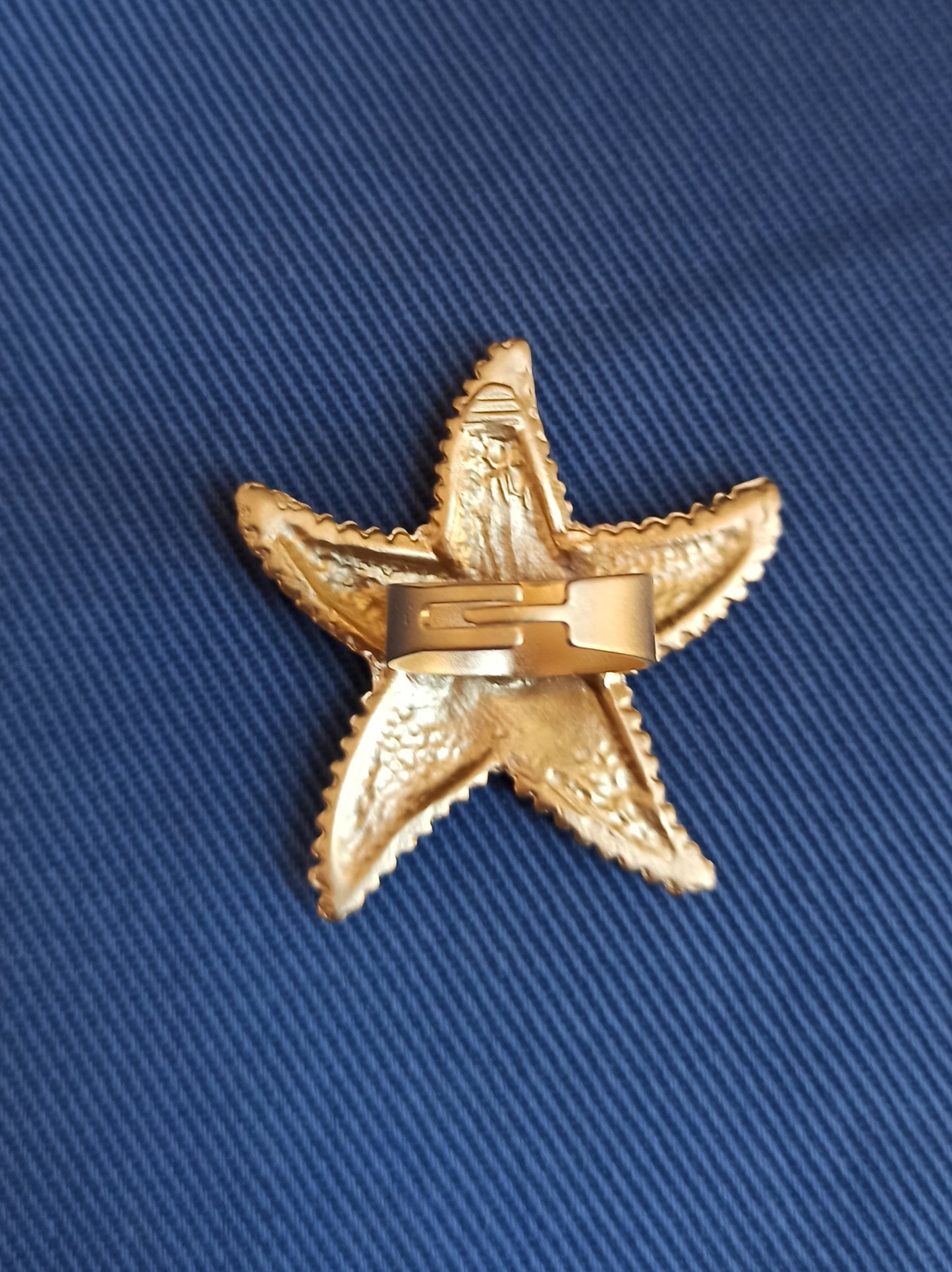 Large golden starfish ring