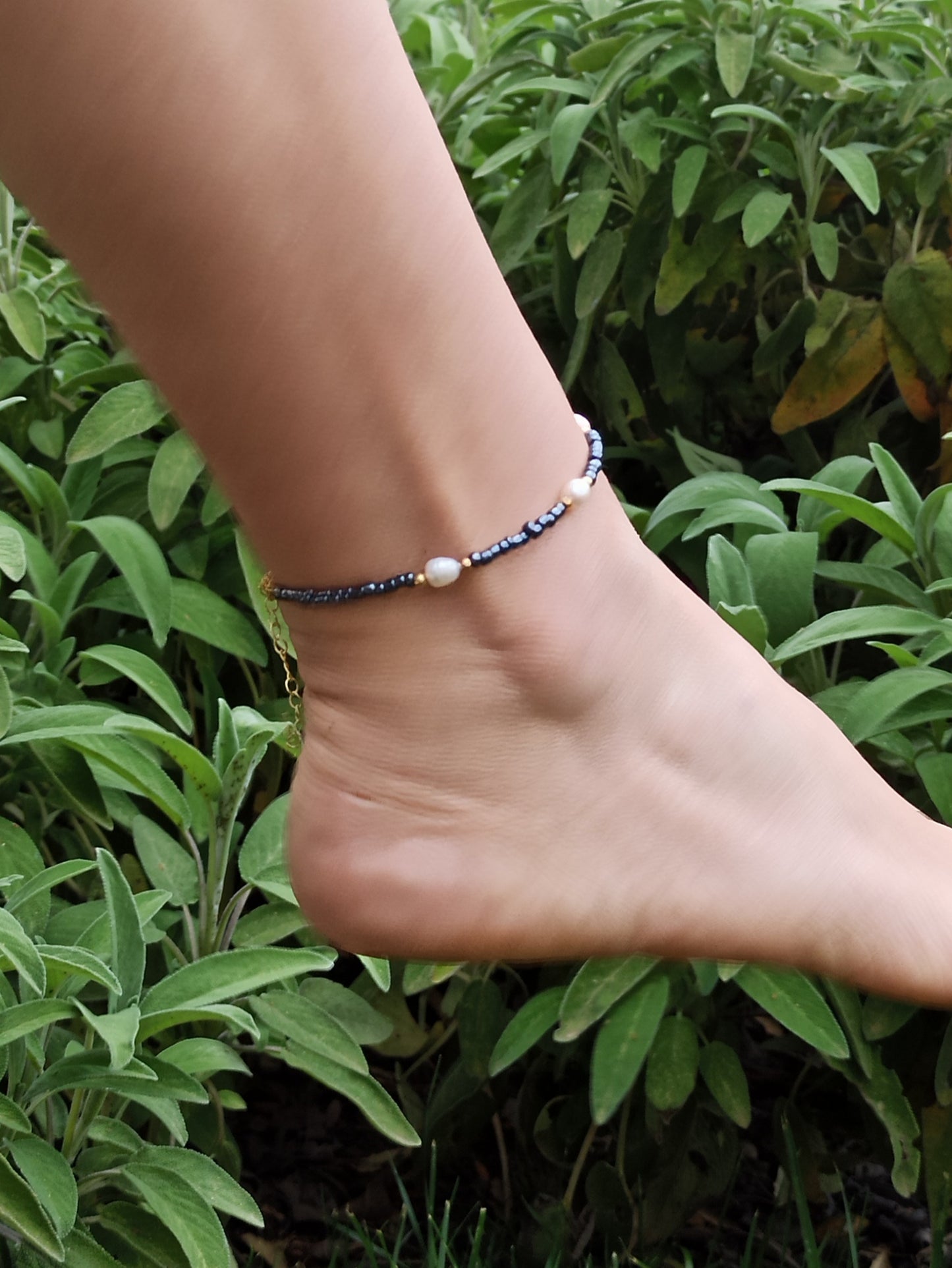 Anklet with anthracite beads + freshwater pearls