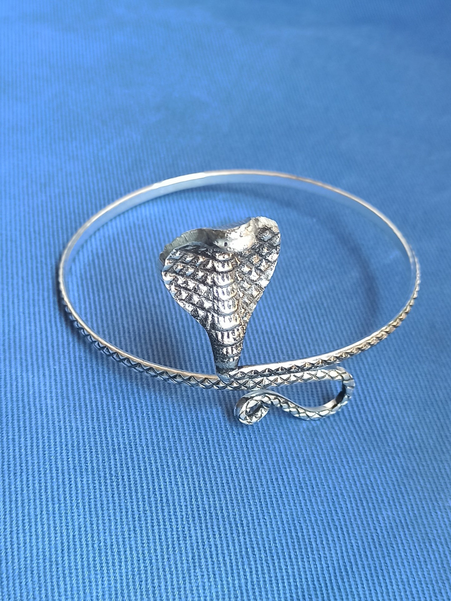 Cobra silver arm bracelet