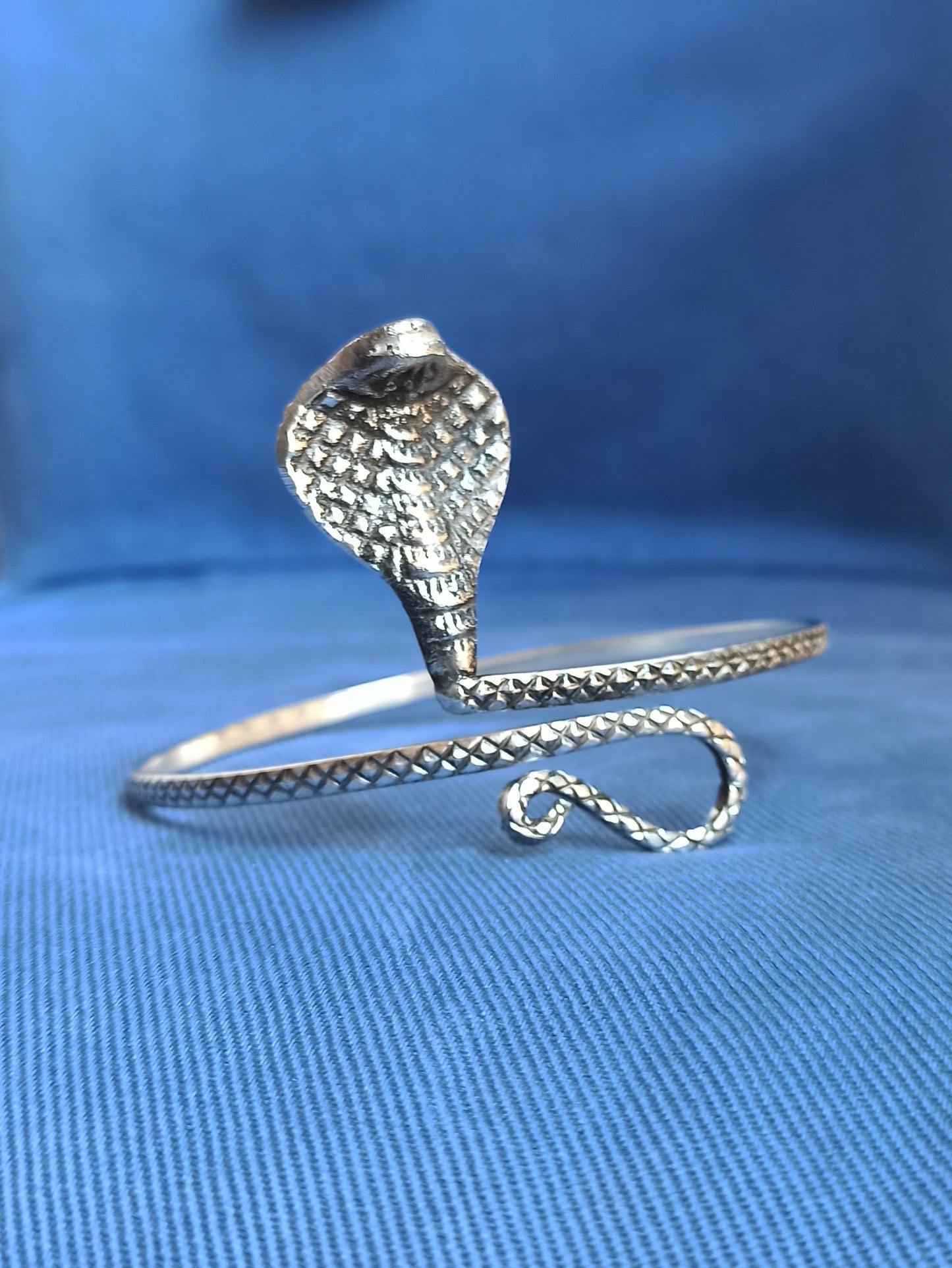 Cobra silver arm bracelet