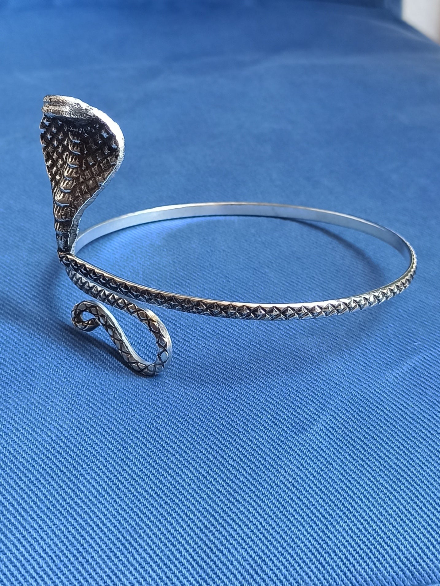 Cobra silver arm bracelet