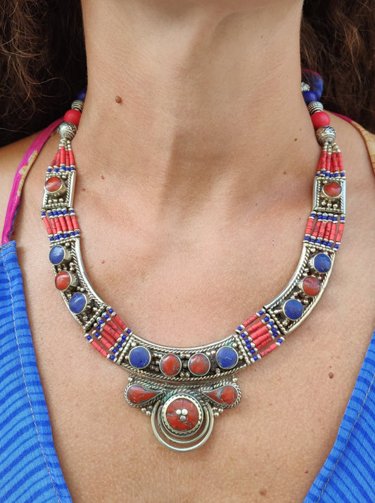 Vintage Nepalese hard stone and stone chips necklace