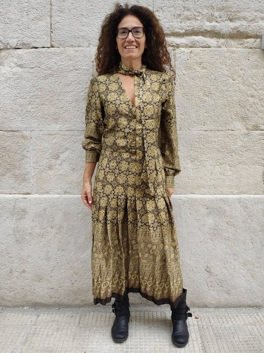 Geometrisch gemustertes Kleid in Beige- und Dunkelbraun-Goldtönen, Größe S