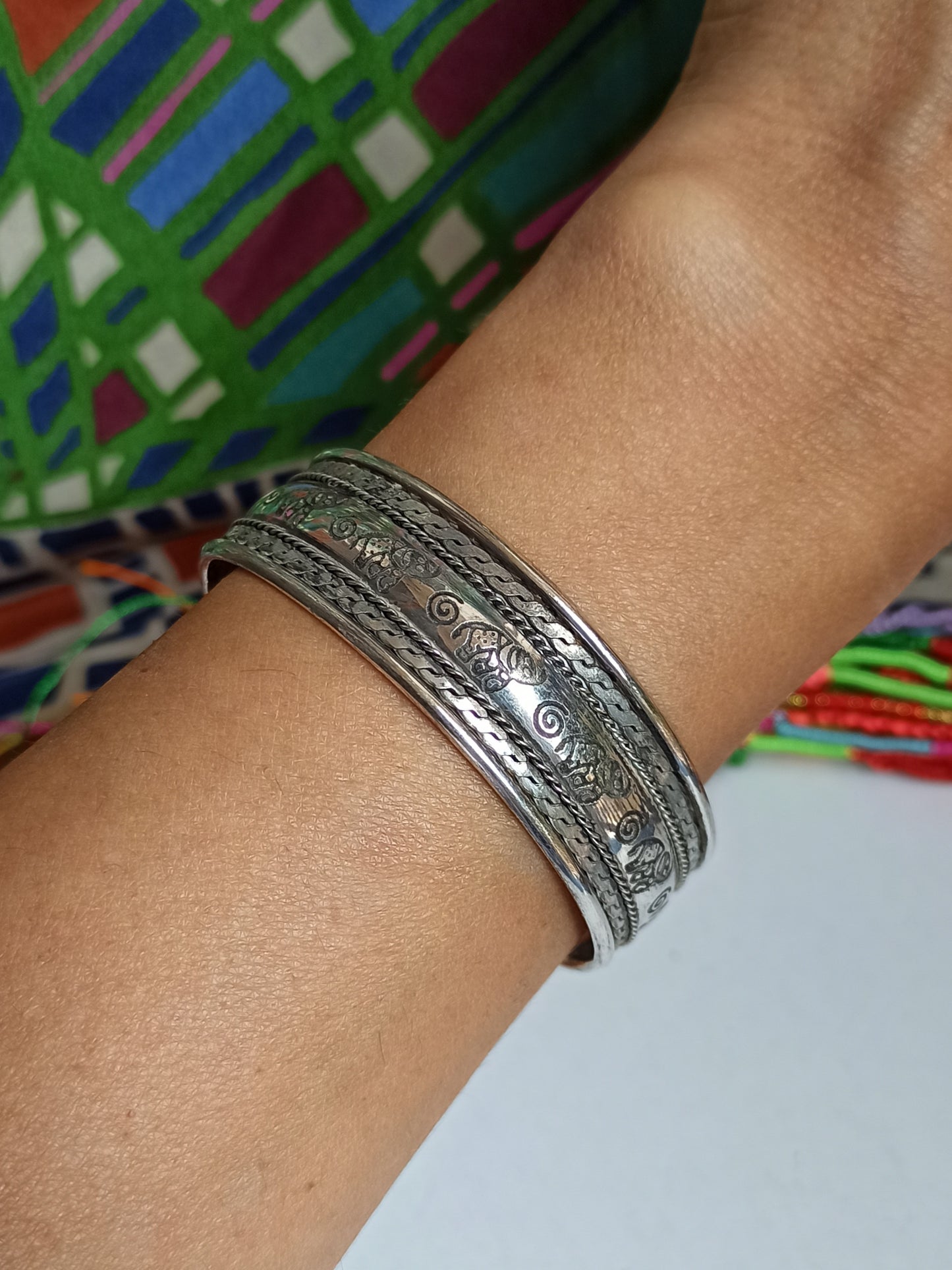 Thin silver elephant bangle bracelet