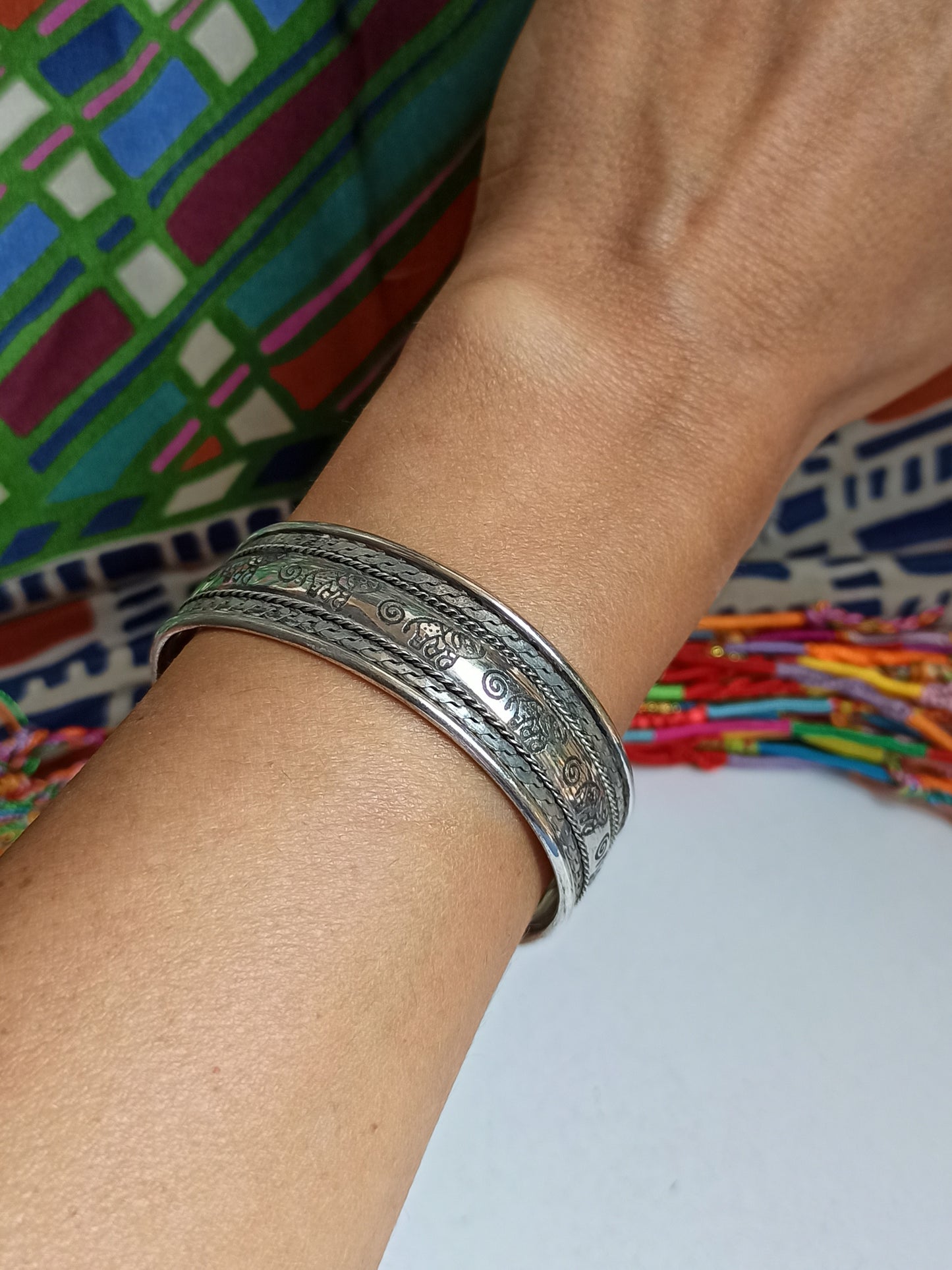 Thin silver elephant bangle bracelet