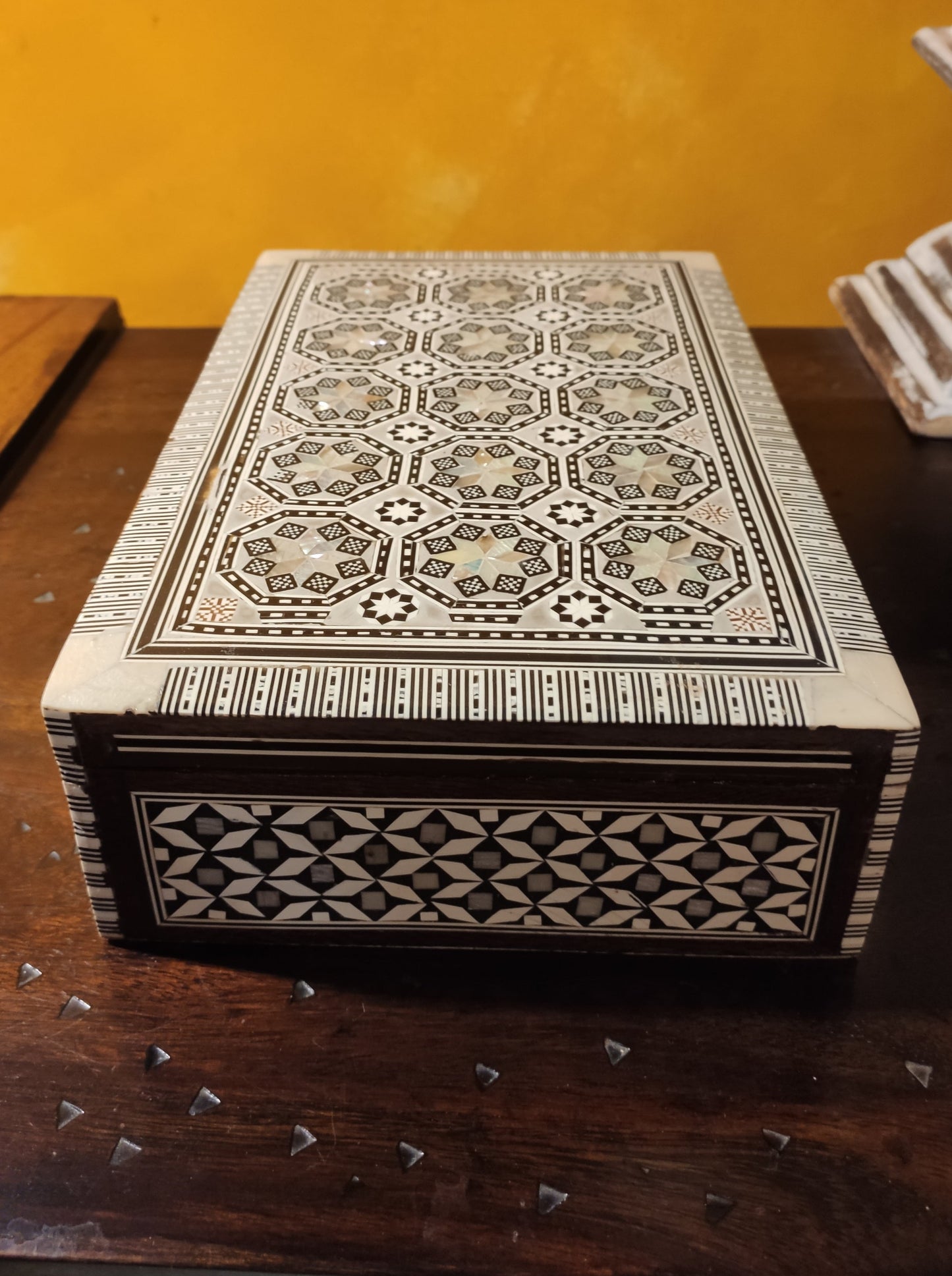 Large rectangular jewelery box