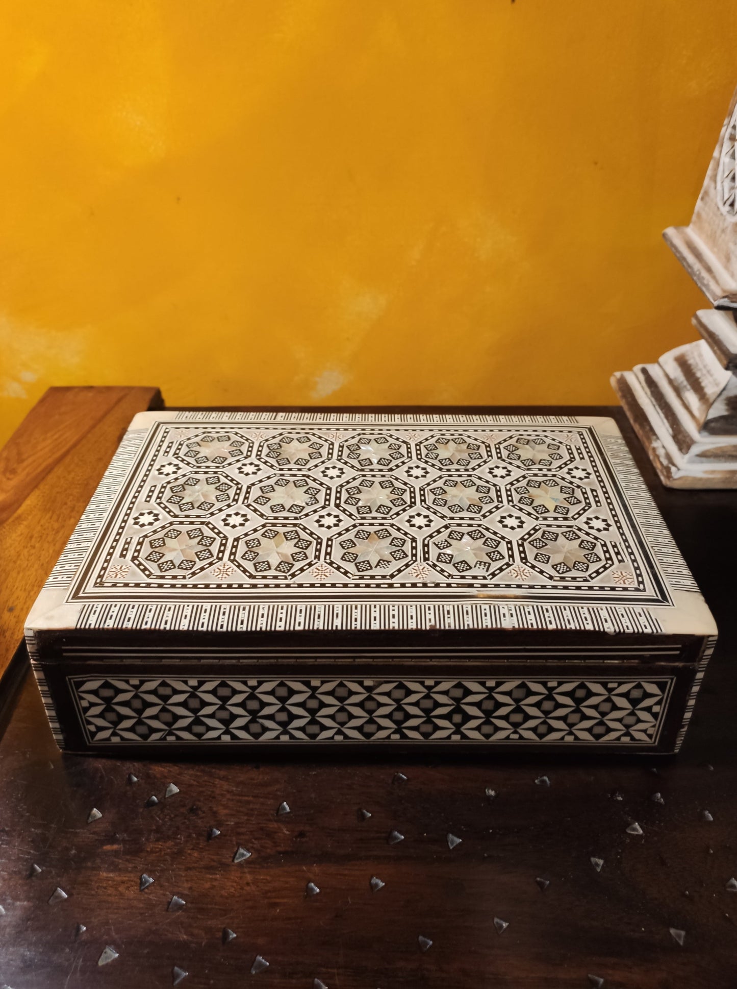 Large rectangular jewelery box