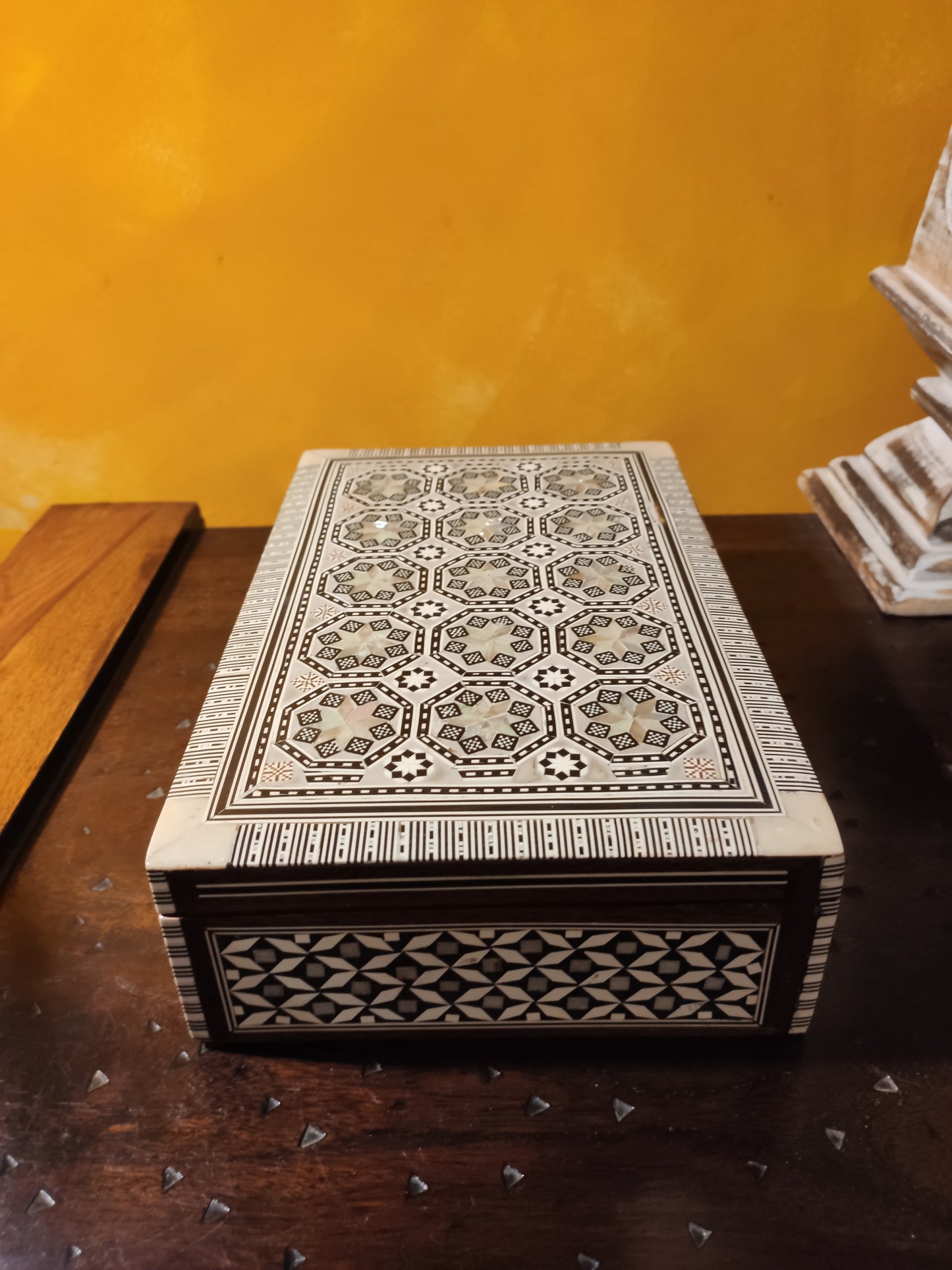 Large rectangular jewelery box