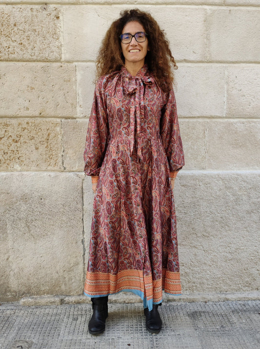 Kleid mit Damastmuster, Größe M